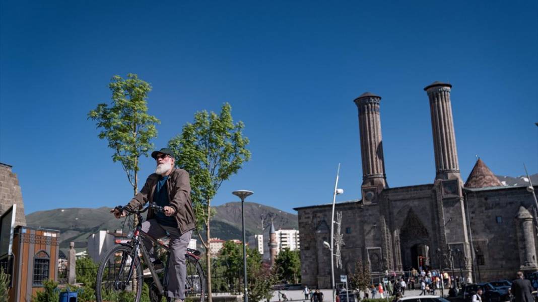 İlhami dede sağlıklı yaşam için günde yaklaşık 20 kilometre pedal çeviriyor 8